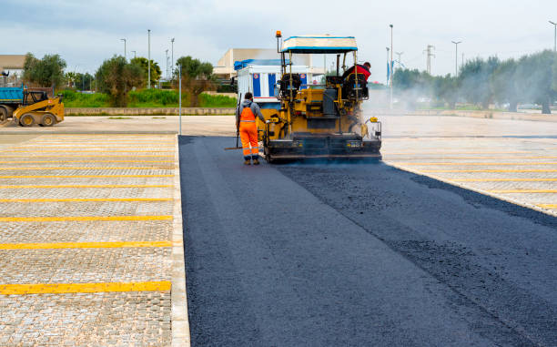 Best Residential Driveway Paver Services  in Maplewood, MN